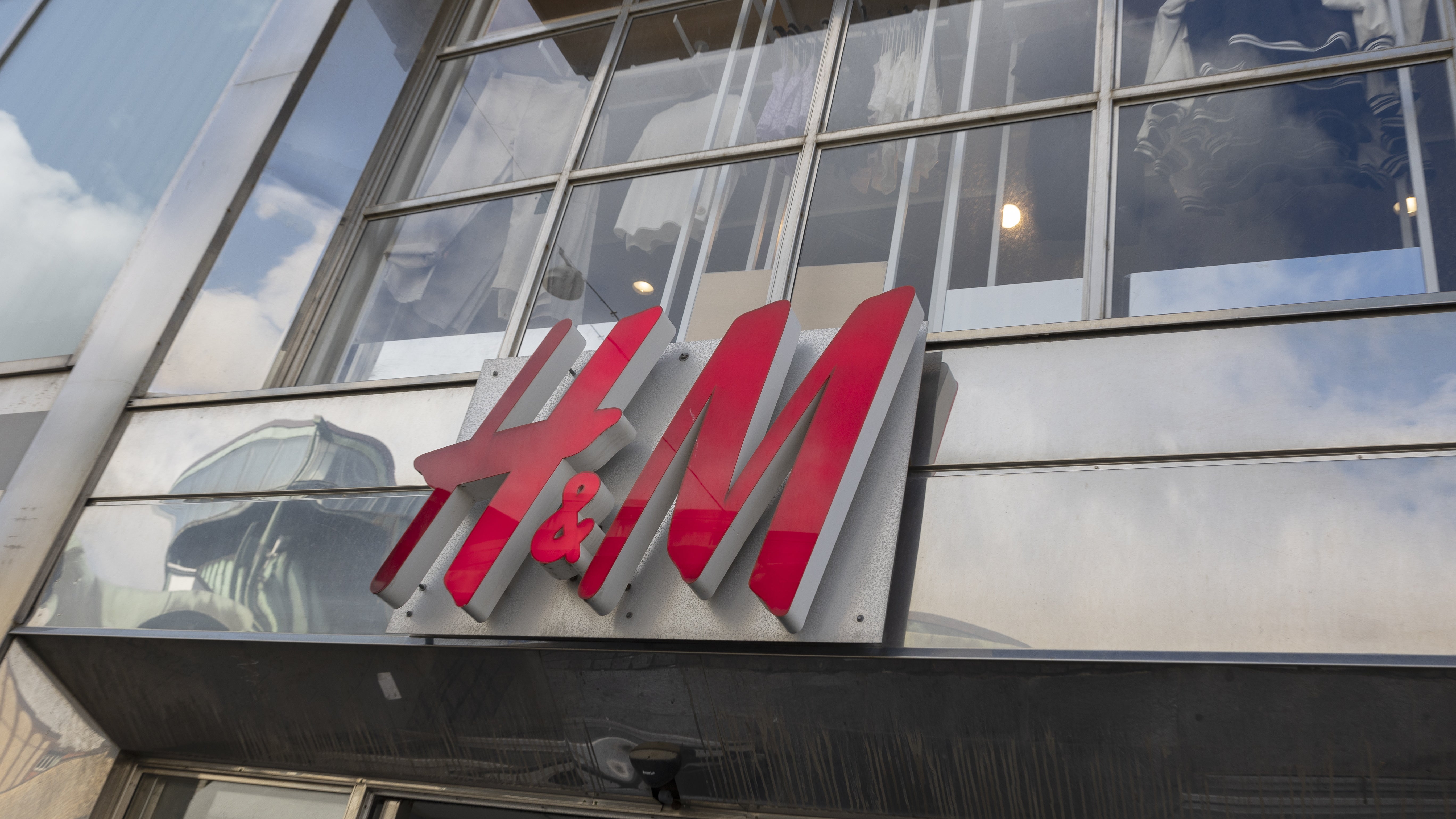 H&M:s försäljning lägre än väntat