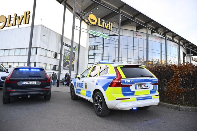 Polisen larmades om skottlossningen vid halv tolvtiden.