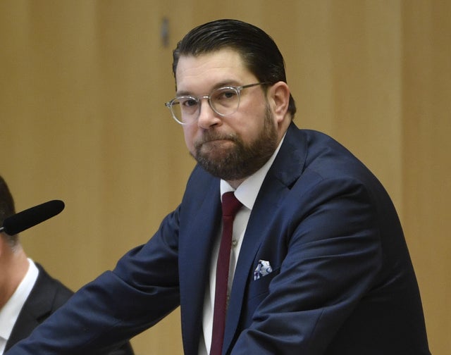 Jimmie Åkesson (SD), partiledare. Minister i en regering efter valet 2026 om Ulf Kristerssons sida i politiken får majoritet i riksdagen? 