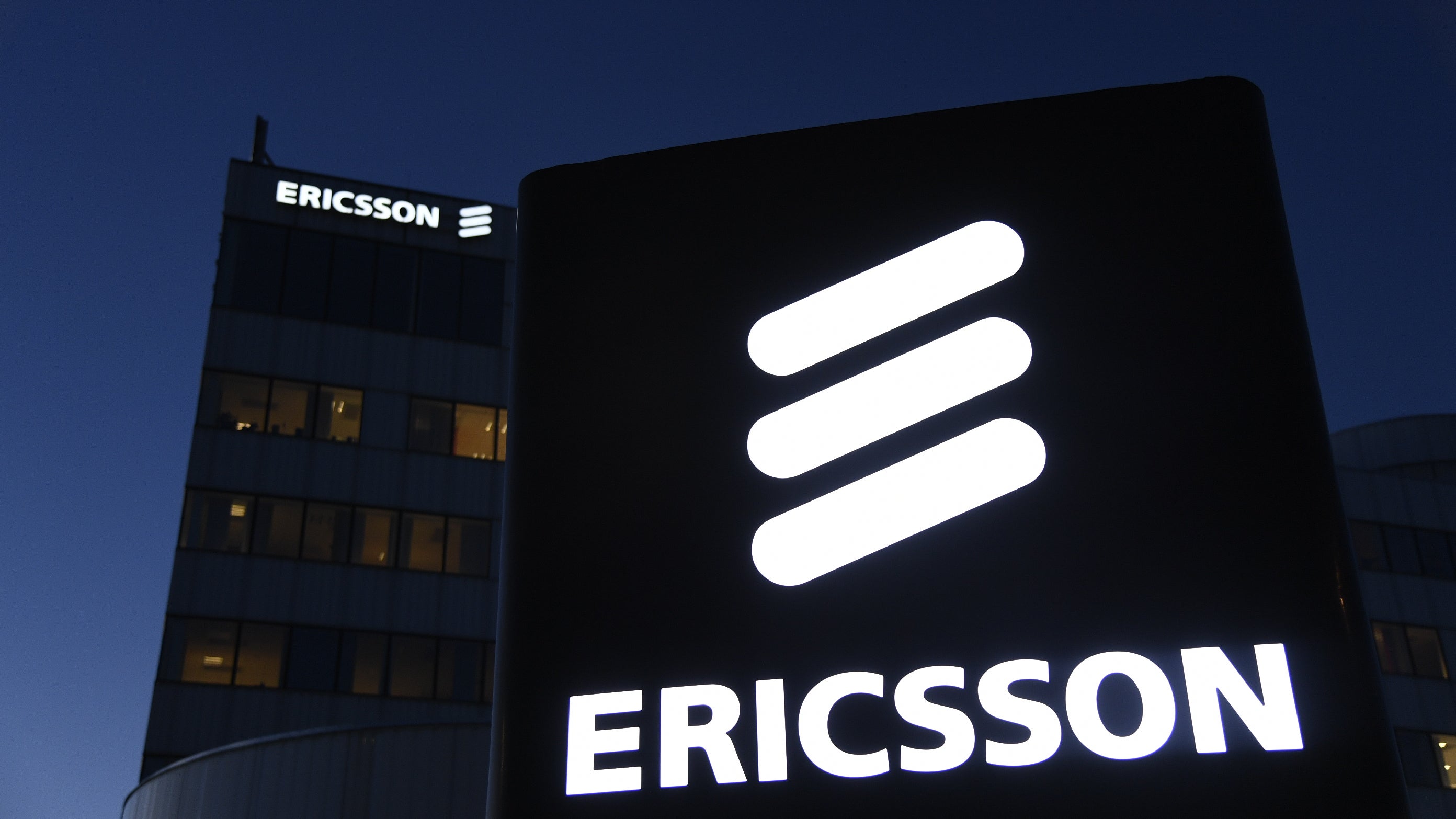 Ericsson ger miljoner till Trumps installation