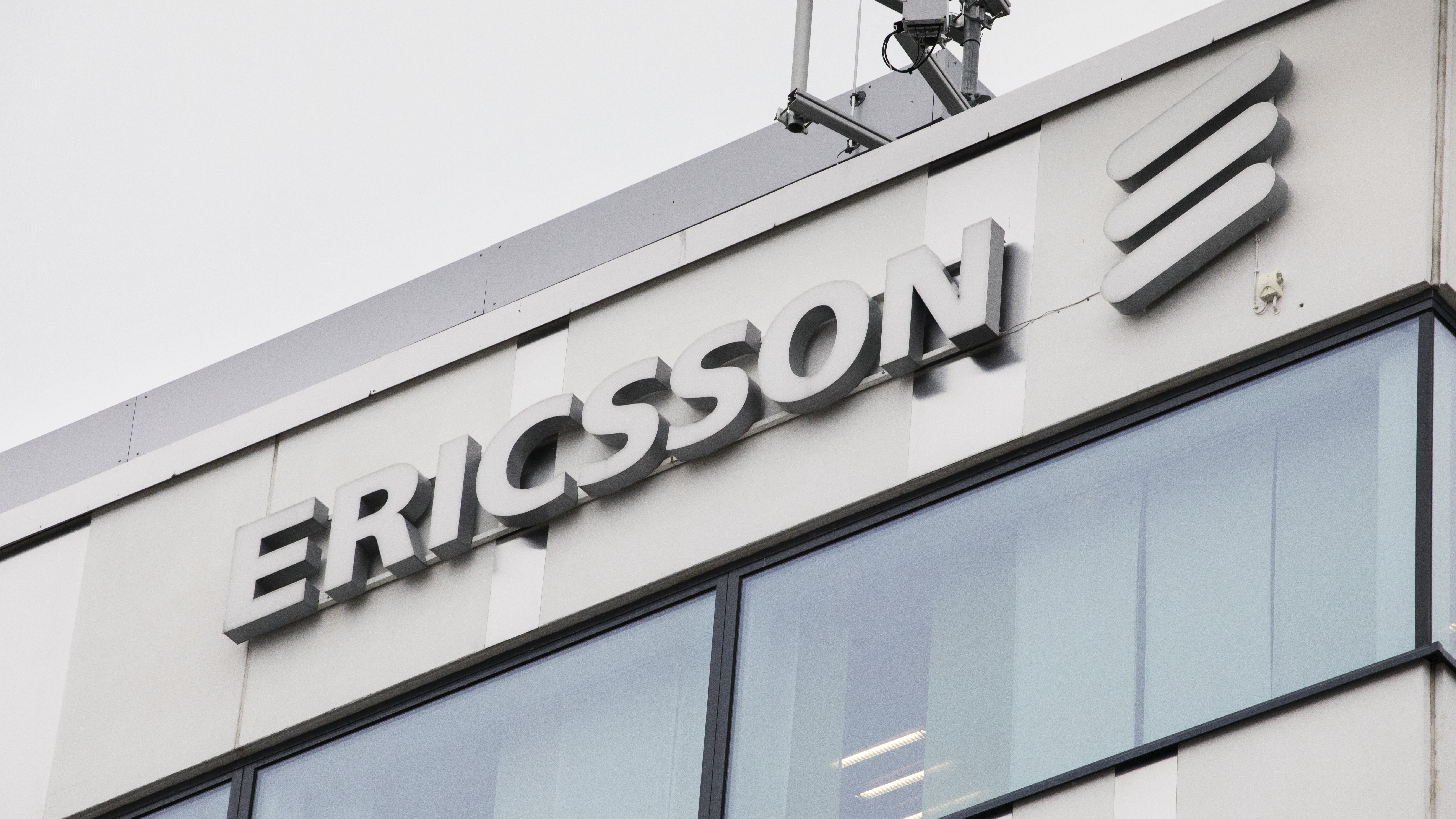 Ericsson faller tungt – vinsten lägre än väntat