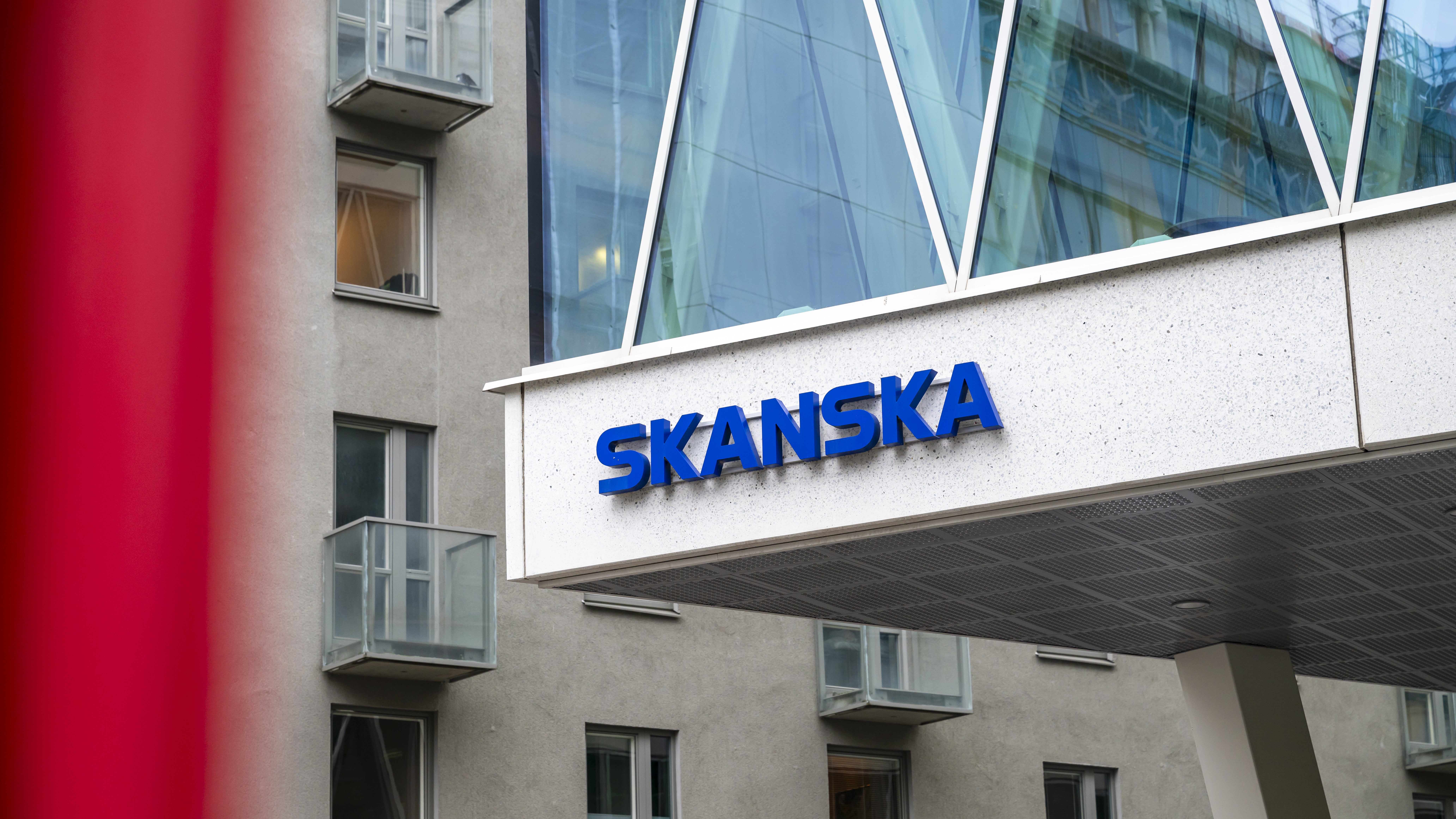 Skanska intäkter klart högre än förväntat