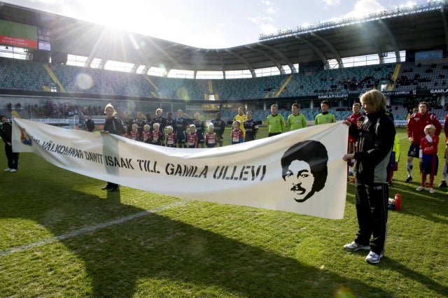 Genom åren har det hållits många manifestationer för Dawit Isaak. I  Göteborg 2009 fick hans bror Esayas lämna över matchbollen när Örgryte IS mötte Helsingborgs IF på Gamla Ullevi.