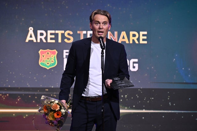 Gais tränare Fredrik Holmberg fick ta emot priset årets tränare under prisutdelningen Allsvenskans stora pris 2024.