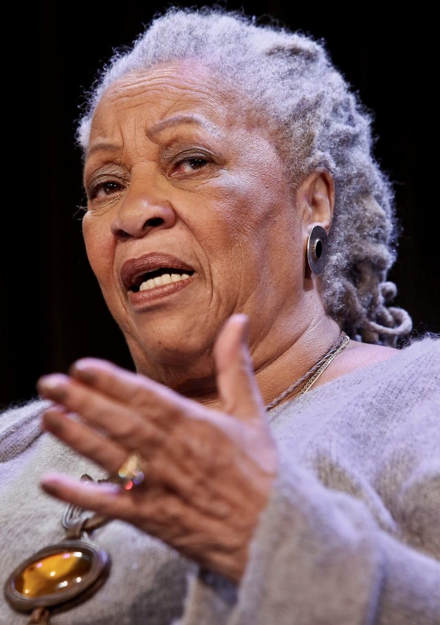 När Toni Morrison (1931-2019) fick Nobelpriset i litteratur undrade Peter Luthersson i Svenska Dagbladet om politisk korrekthet hade värderats högre än litterär kvalitet.   