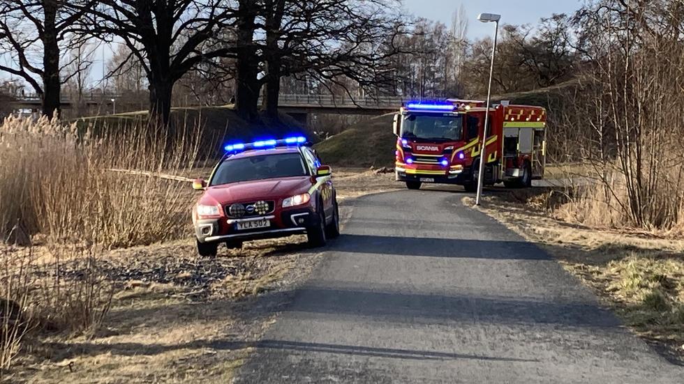 Räddningstjänsten var på plats i Huskvarna på söndagen. FOTO: Peter Svärd