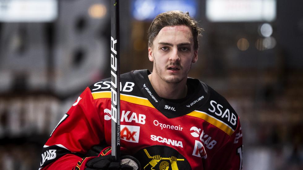 Efter fyra raka säsonger i Luleå är det framöver spel i HV71 som gäller för forwarden Isac Brännström.  