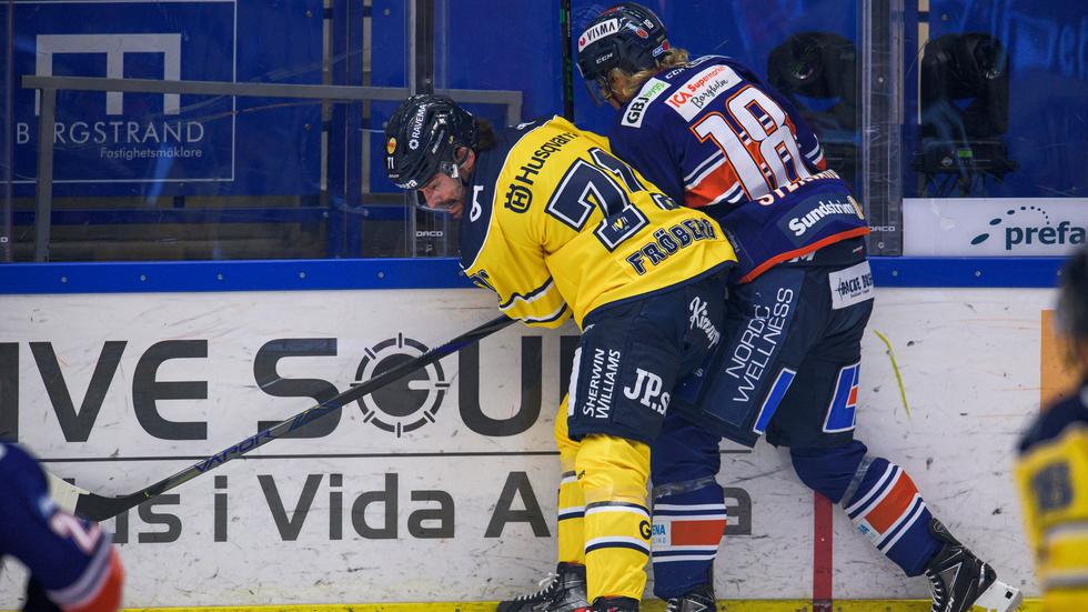 Ett för dagen gulklätt HV71 spelade borta mot Växjö på lördagskvällen. Foto: Jonas Ljungdahl/Bildbyrån