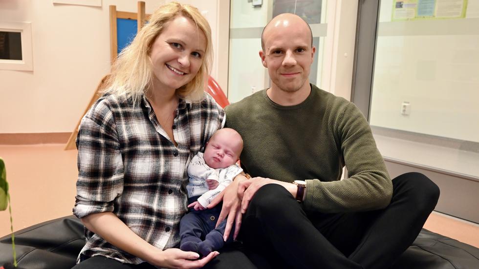 Karin Åkerö och Rikard Alm är föräldrar sedan 20 dagar. Föräldraträffarna har varit nyttiga, enligt dem båda. Frågor som de inte ens visste att de undrade över har de nu svaren på. 
