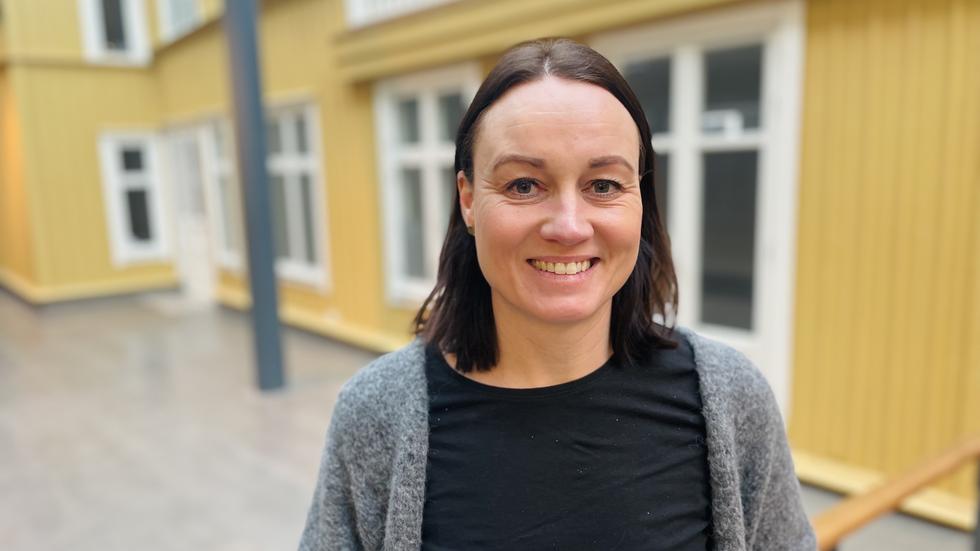 Caroline Törnblad, chef för Destination Jönköpings område möten och evenemang, tror det blir svårt för Jönköping att nå upp till kravet på en tillräckligt stor arena.