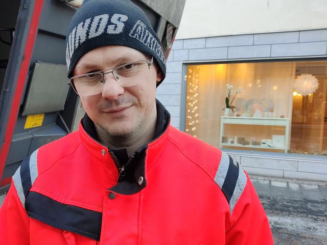 Mikael Bergh, 42, Liljeholmen.