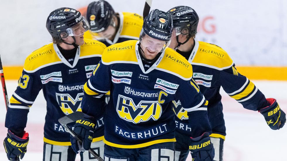 Simon Önerud har valt att följa med HV71 ner till Hockeyallsvenskan. På torsdagskvällen inleds försäsongen när gästar Västerås.