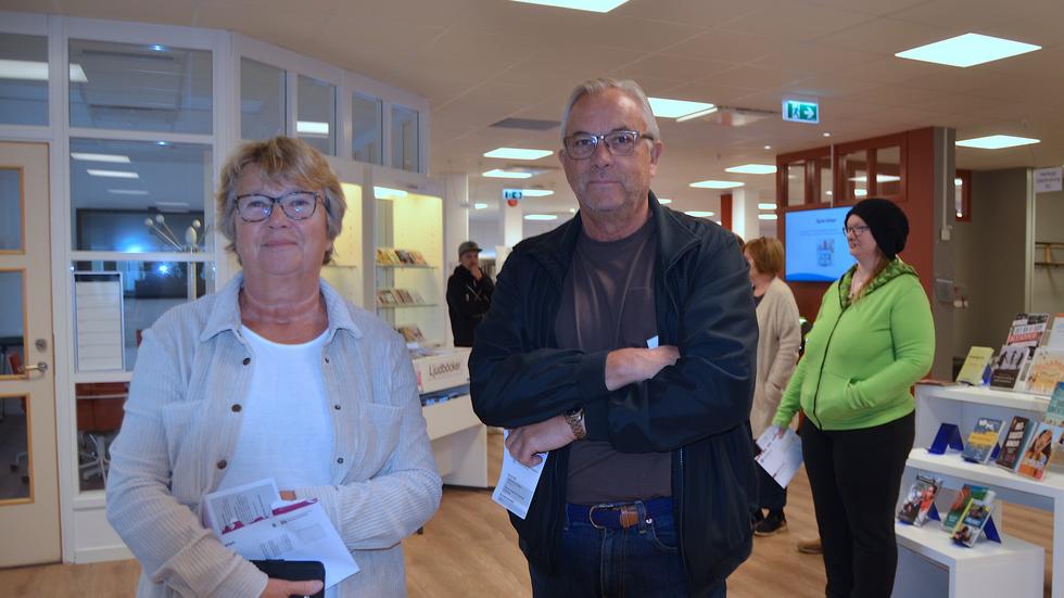 Kerstin och Bo Hellström från Habo var några i den långa kön till förtidsröstningen under fredagen. 