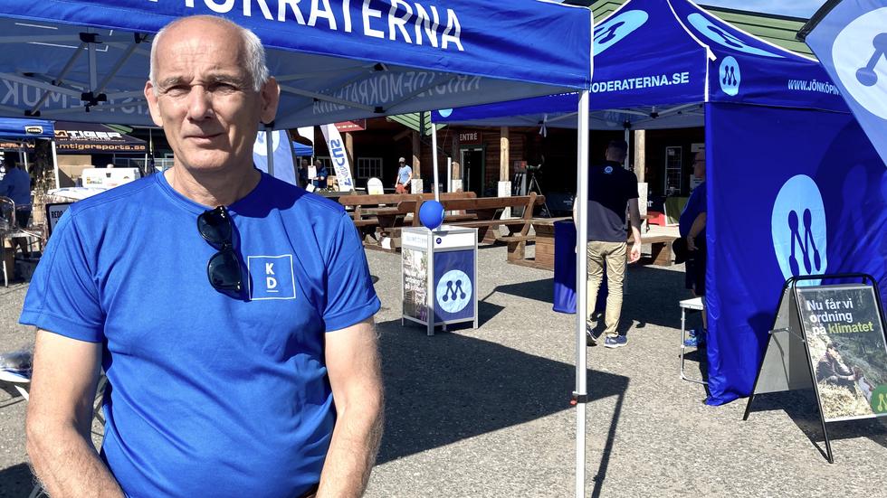 Sara Skyttedal är inte rätt namn att fronta Kristdemokraternas EU-politik, anser KD-politikern Mikael Bäckström från Jönköpings län som nu meddelar utåt att han själv kandiderar.