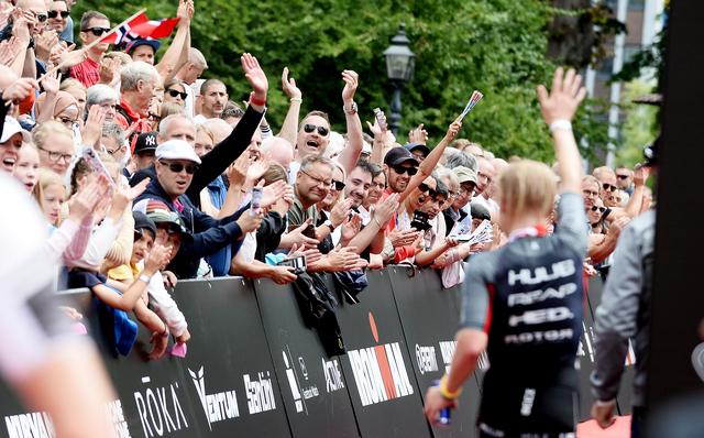Organisationen som ansvarar för triathlon-tävlingen heter Ironman 70.3 och de arrangerar även samma tävlingskoncept i flera andra länder. Ironman i Jönköping skulle egentligen ha genomförts i juli, men fick flyttas fram till nu på lördag den 18 september. 