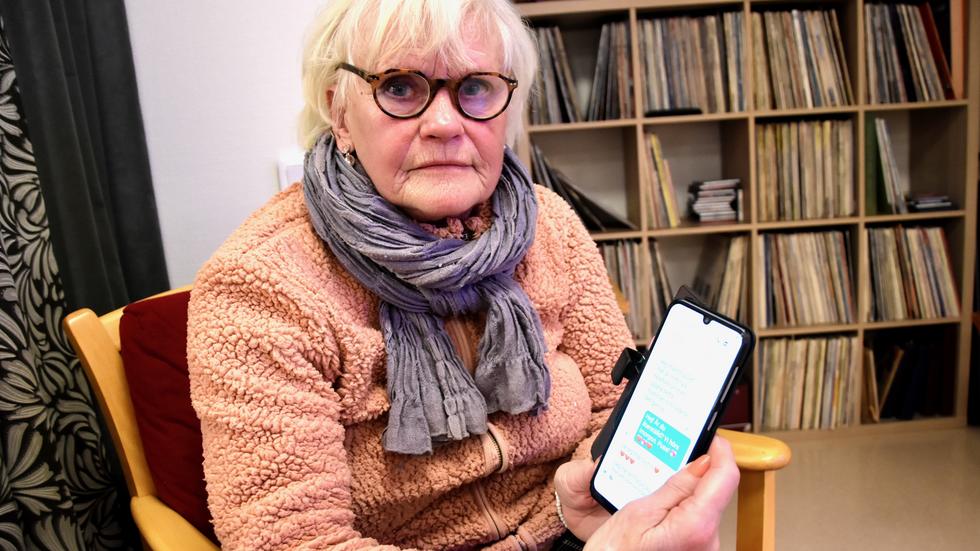 Karin Ekström fick bluff-sms där avsändaren utgav sig för att vara hennes dotter.