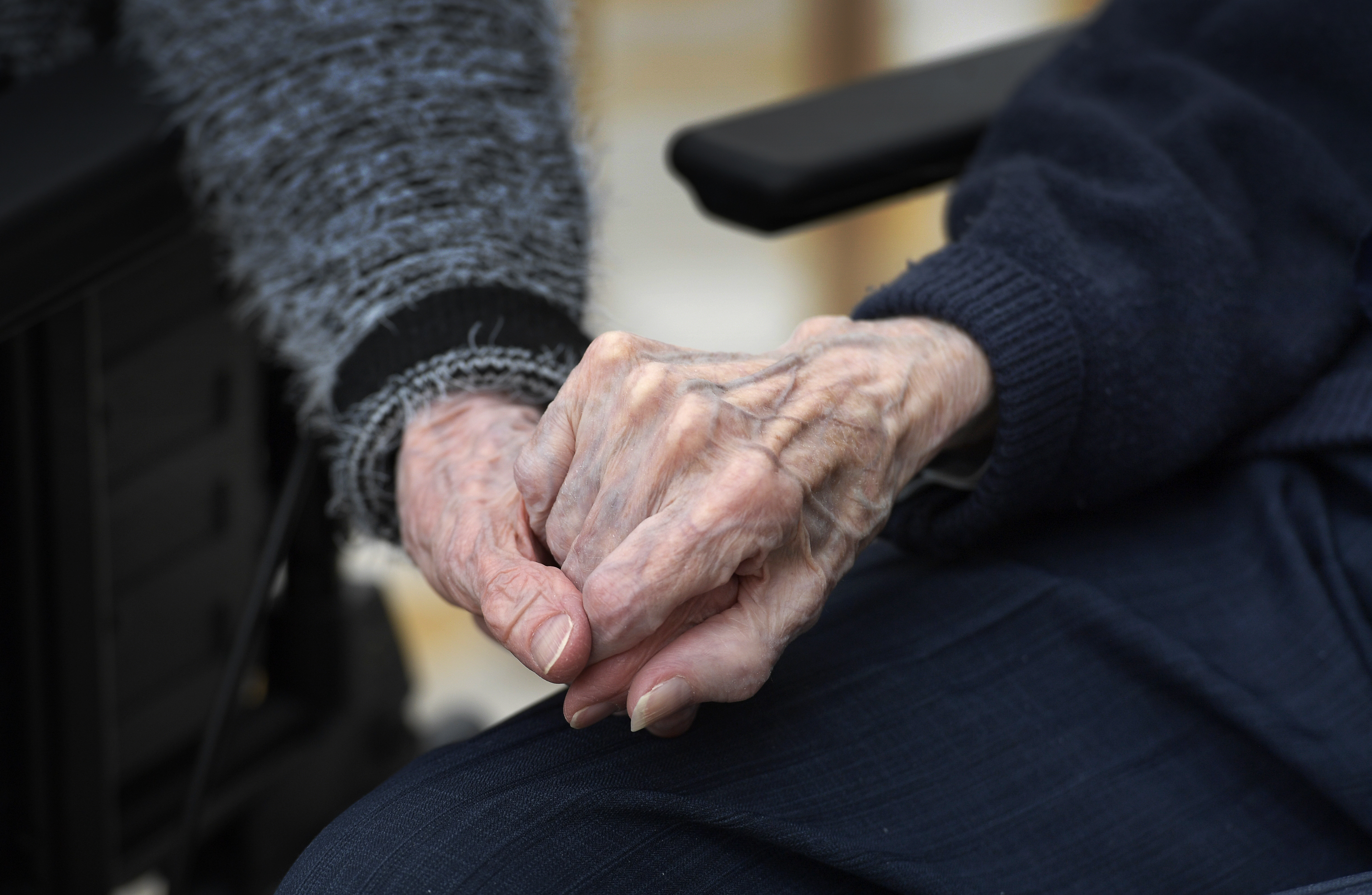 How does the municipality ensure that people with dementia are not abused? the discussion writer asks. 