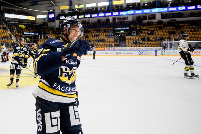 HV71:s Jonathan Davidsson ordnade säsongens första HV-mål i hockeyallsvenskan. Foto: Mathias Bergeld/Bildbyrån