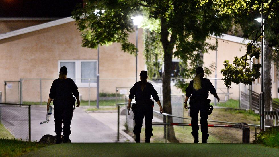 En man hittades skottskadad på Öxnehaga på onsdagskvällen.