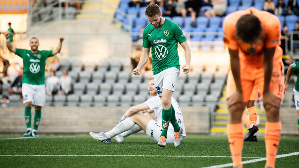 Jönköpings Södras Daniel Ljung jublar efter sitt 0–2-mål borta mot AFC Eskilstuna.