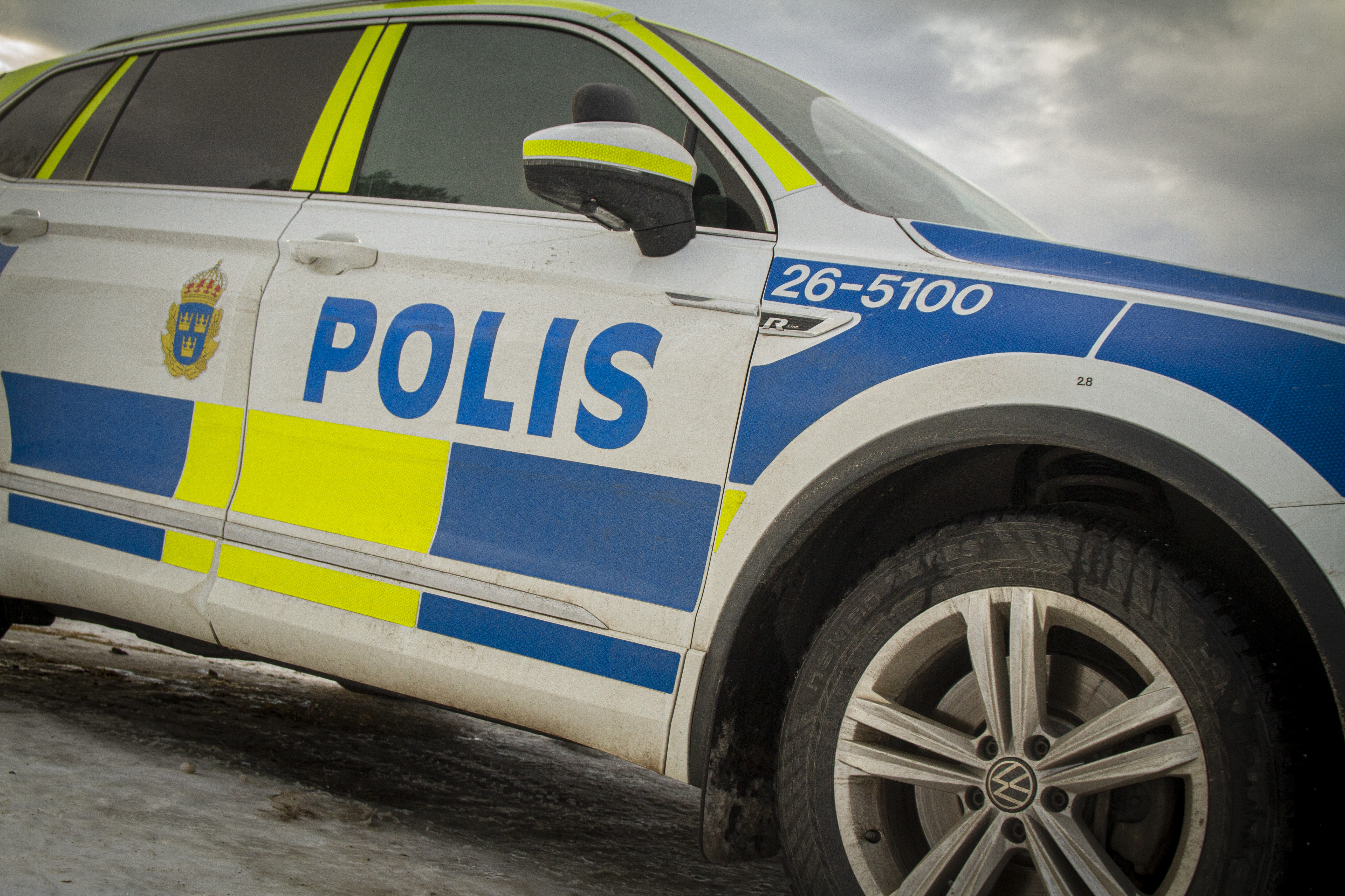 Man I Bil Stoppades Av Polis – Misstänks För Drograttfylla ...