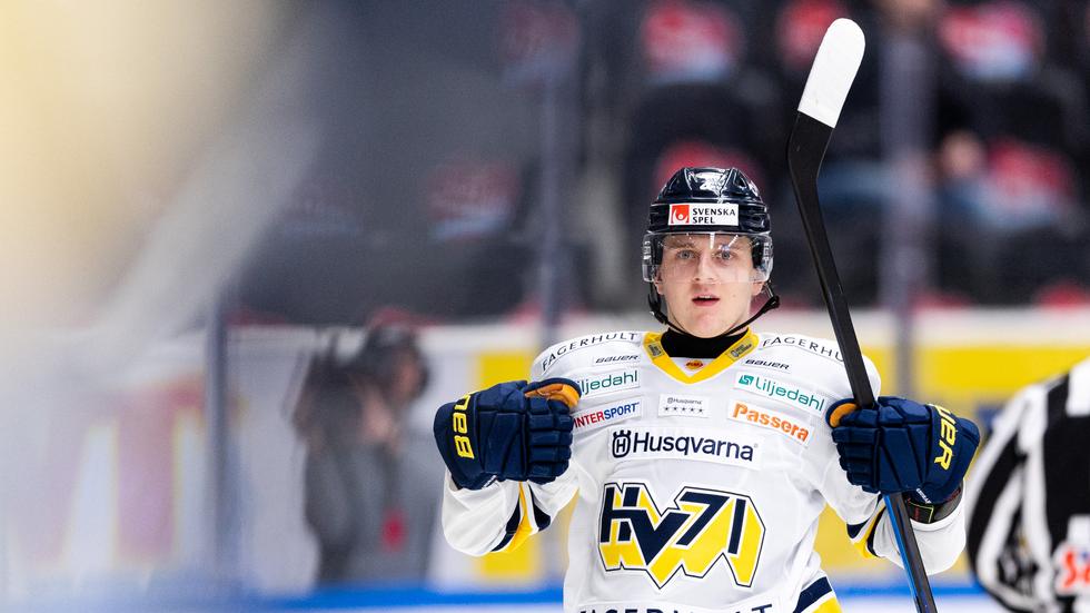 Emil Andrae fortsätter i HV71 i två säsonger.