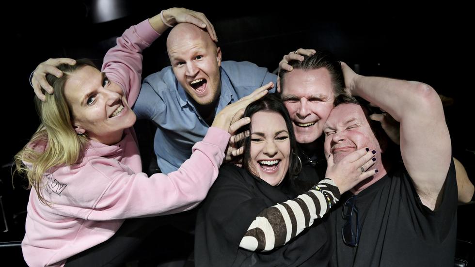 Krogshows-artisterna Lotta Larsson, Marcus Kvick, Caroline Ylenstrand, Mattias Höijer och Jörgen Karlsson är mer taggade än någonsin och utlovar både åshud och gapskratt. 