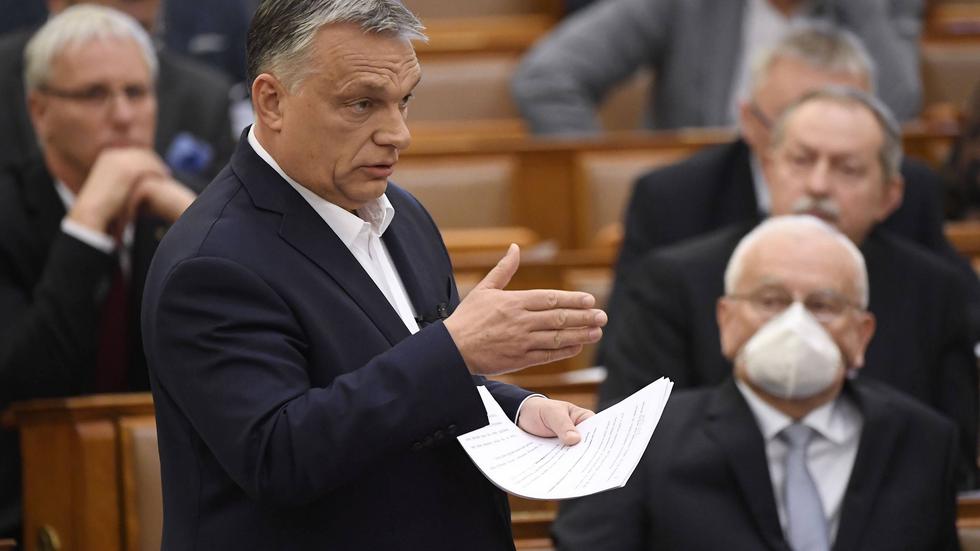 Ungerns premiärminister Viktor Orbán styr nu med dekret på obestämd tid.