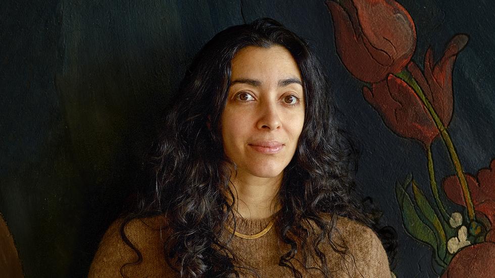 Negar Naseh är läkare och författare med med tre utgivna romaner. Hon får motta Migrantpriset på 50 000 kronor under Smålit i februari.
