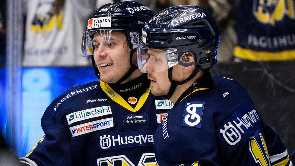 HV-duon Fredrik Forsberg och Simon Önerud målfirar. Foto: Carl Sandin/Bildbyrån
