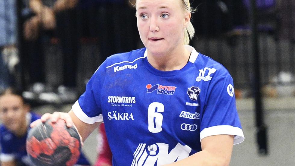 Elin Johansson är målbäst i sitt Hallby. Hon har svarat för nio mål på de två första matcherna. 