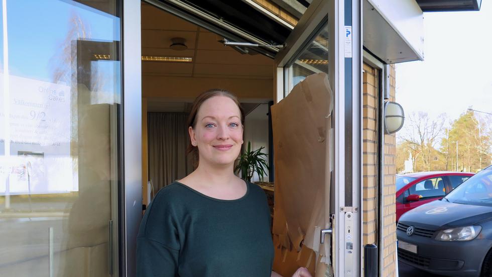 Jennika Wass bytte jobbet bakom lastbilsratten mot kakor, bröd, semlor och kaffe. Onsdag 9 februari slår Jennika Wass upp dörrarna till Online cakes – Sveriges förmodligen första obemannade kafé.