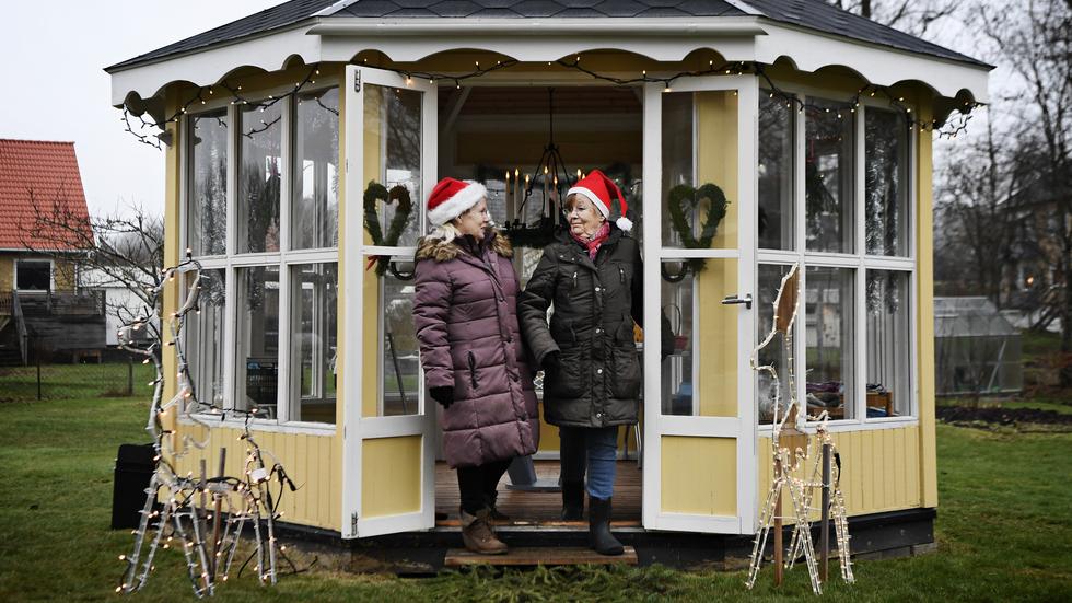 Pia Johansson och Ingela Nilsson var två av utställarna som var med på julmarknaden i Tenhult.