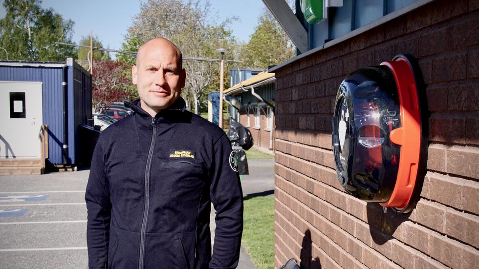 Ökad tillgänglighet på hjärtstartare i kommunen är en jättestyrka enligt Joakim Ejdeblad, brandman.