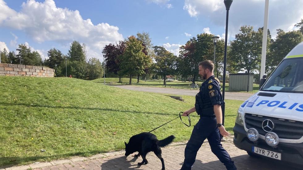Stora insatser av polis och räddningstjänst larmades till Brinellgymnasiet i Nässjö fredagen den 10 september i samband med ett våldsdåd på skolan.