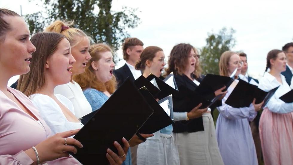 Över 300 ungdomar samlas i Jönköping för att sjunga i kör den här veckan.