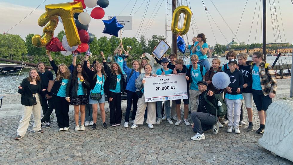 Vinsten för Alfred Dalinskolan åttondeklassare innebär en vinstsumma på 20 000 kronor till klass 8M.