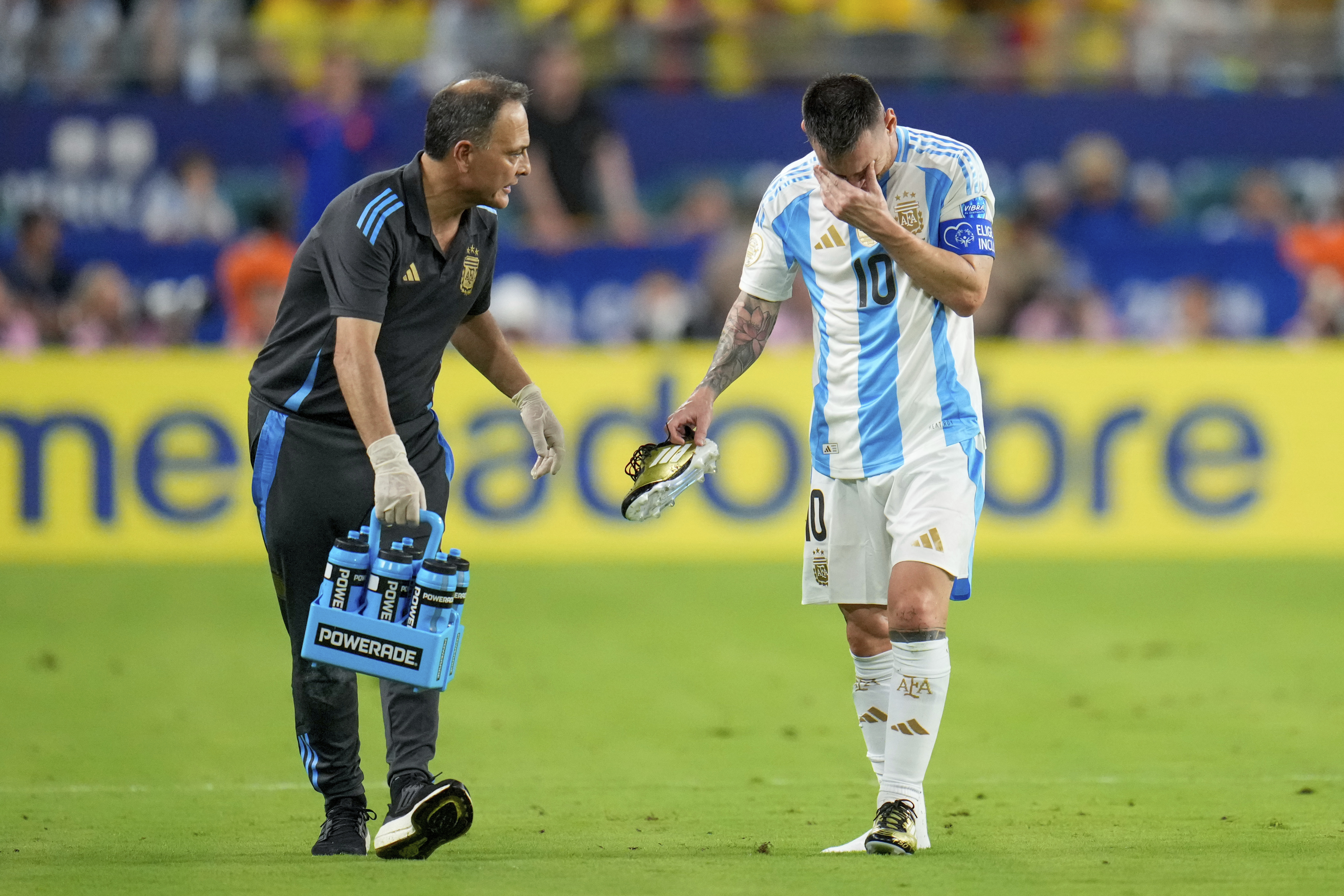 Messi injured – swollen ankle after fall – Hufvudstadsbladet