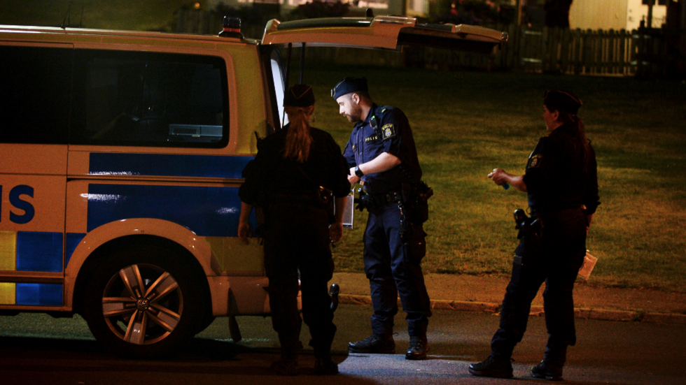 Polisen jagade sent på onsdagen den misstänkte skytten på Öxnehaga. FOTO: Janne Wrangberth.