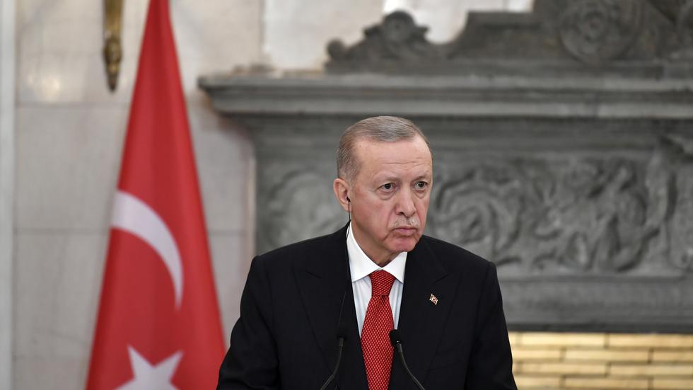 President Recep Tayyip Erdogan har skickat vidare Sveriges Natoansökan till parlamentet, där en omröstning dragit ut på tiden.