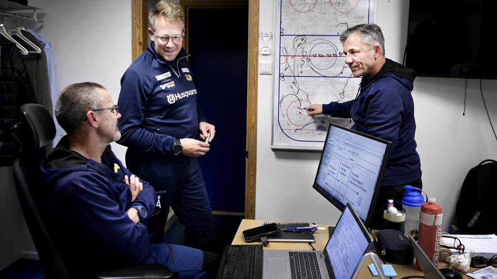 HV:s tränartrojka från vänster Tommy Samuelsson, Johan Åkerman och Fredrik Stillman.