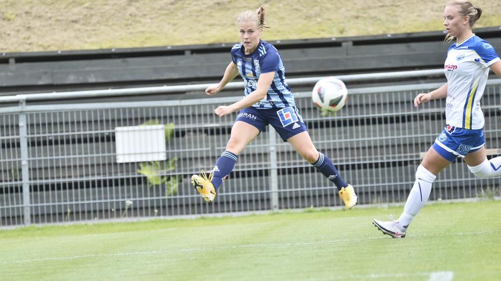 Amanda Samuelsson inledde målskyttet i HFF:s segermatch mot Onsala BK. Sedan spelade hon också fram Petronella Lindström till 2–1-målet. 