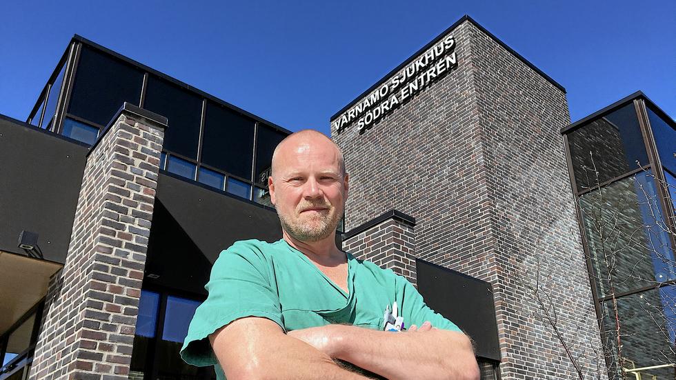Jan-Olof Svärd, läkare på Värnamo sjukhus, ser en risk att patienter som haft covid och som är i behov av rehabilitering hamnar mellan stolarna.