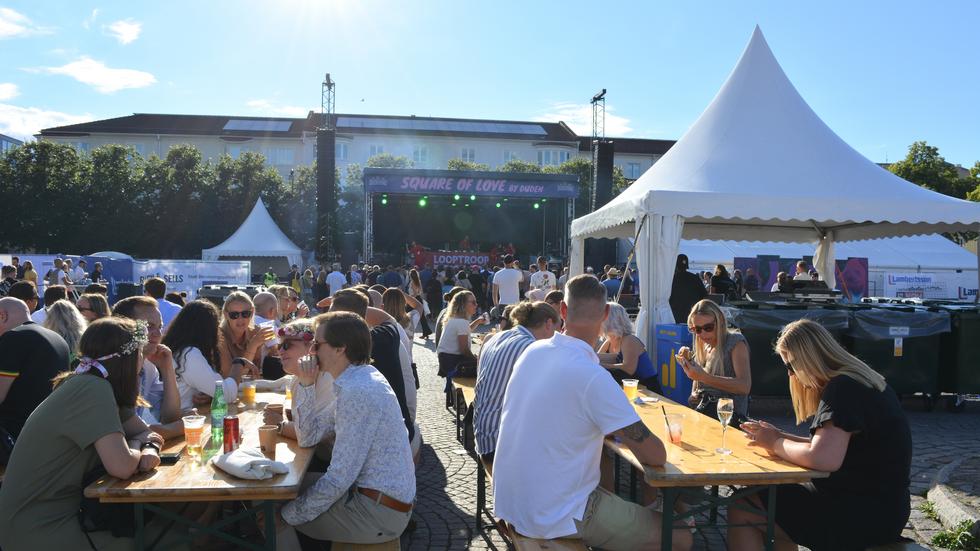 Stadsfestivalen Square of love på Öster i Jönköping, arrangerades av El Duderino. 29 juli 2022. Den drog inte alls så mycket folk som arrangörerna hoppades.
