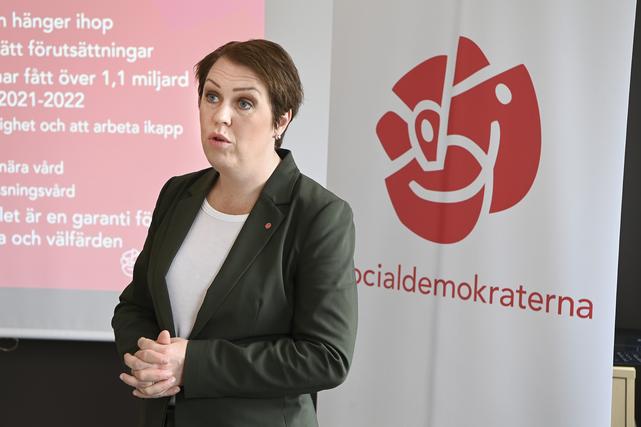 Socialminister Lena Hallengren berättar att Region Jönköpings län fått över 1,1 miljard kronor i tillskott under pandemin.