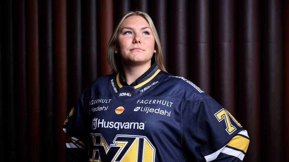 Elin Svensson fortsätter i HV71. 