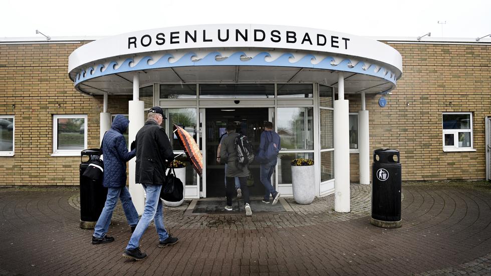 KD vill minska kostnaden för Rosenlundsbadet med 70 miljoner kronor. Nu presenterar Andreas Sturesson ett förslag om hur det ska gå till. 