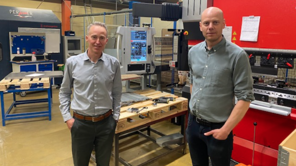 Mikael Sandgren på Dangren Holding AB och Erik Sandahl från Vaggeryds Maskin AB – nya delägare i Ljungsarps mekaniska.