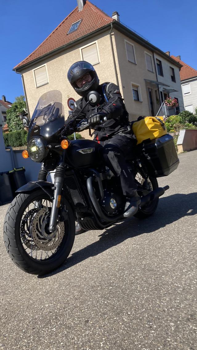 Tobias Durst på sin motorcykel. 