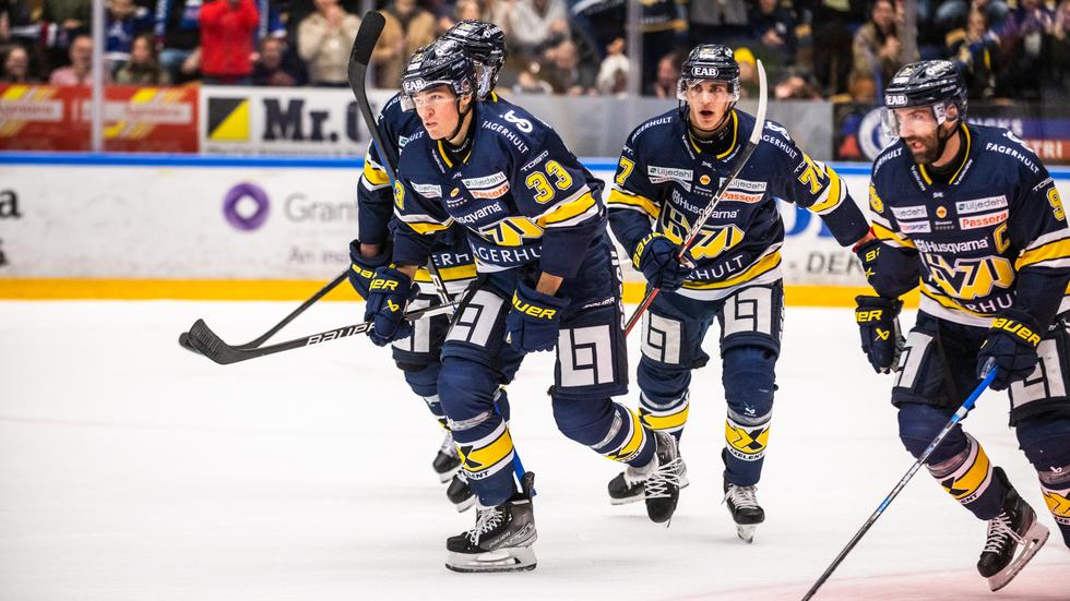 Måns Lindbäck fortsätter i HV71 även efter säsongen 2022/2023. 